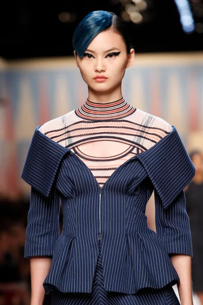 Look 24